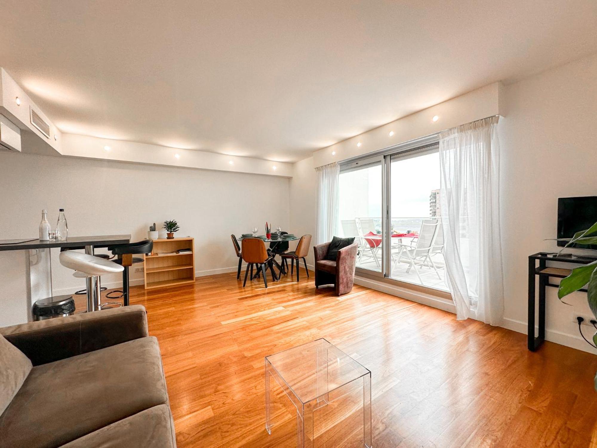 Apartment Monaco Dream Seaview, Bnbrickeys *
